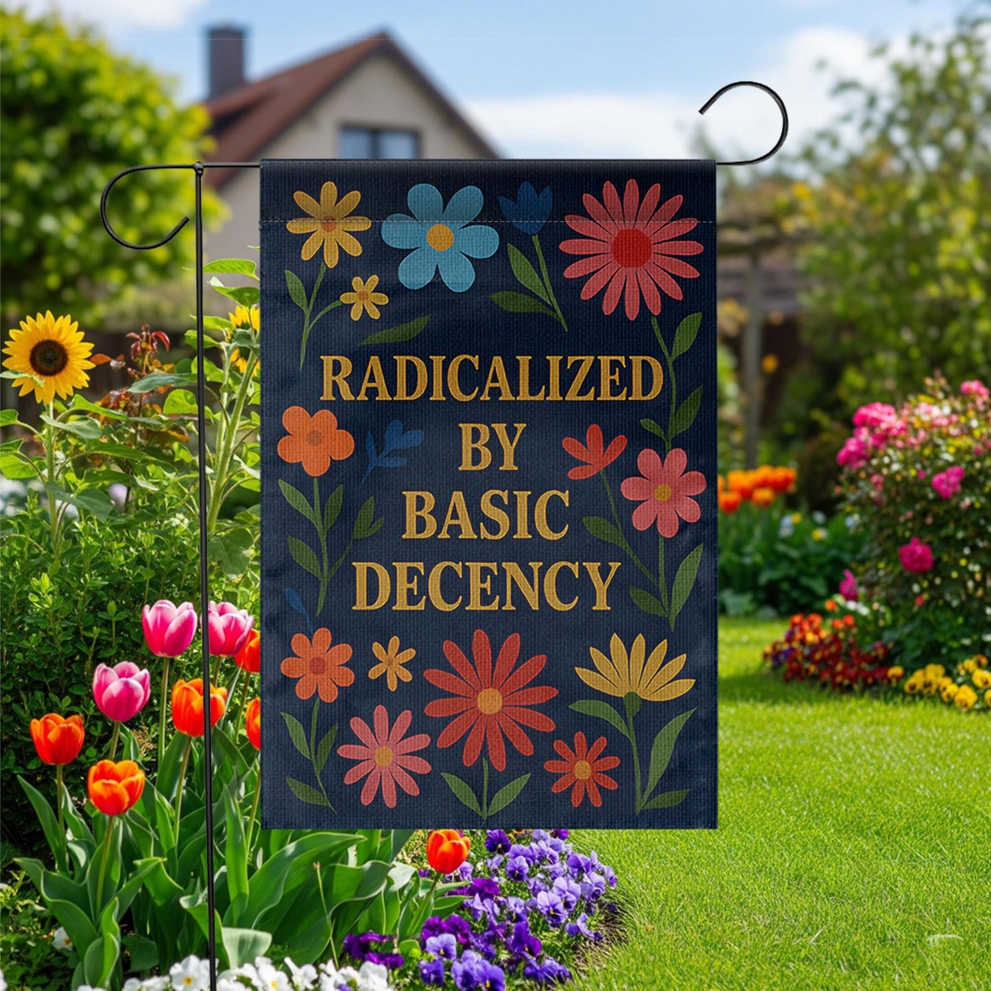 Floral Garden Flag: Progressive Outdoor Decor 2