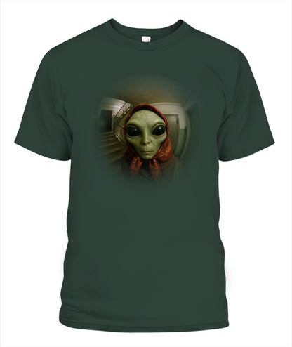 Babushka Alien – Funny Retro UFO Shirt