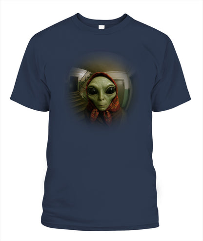 Babushka Alien – Funny Retro UFO Shirt