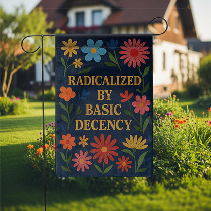 Floral Garden Flag: Progressive Outdoor Decor 2