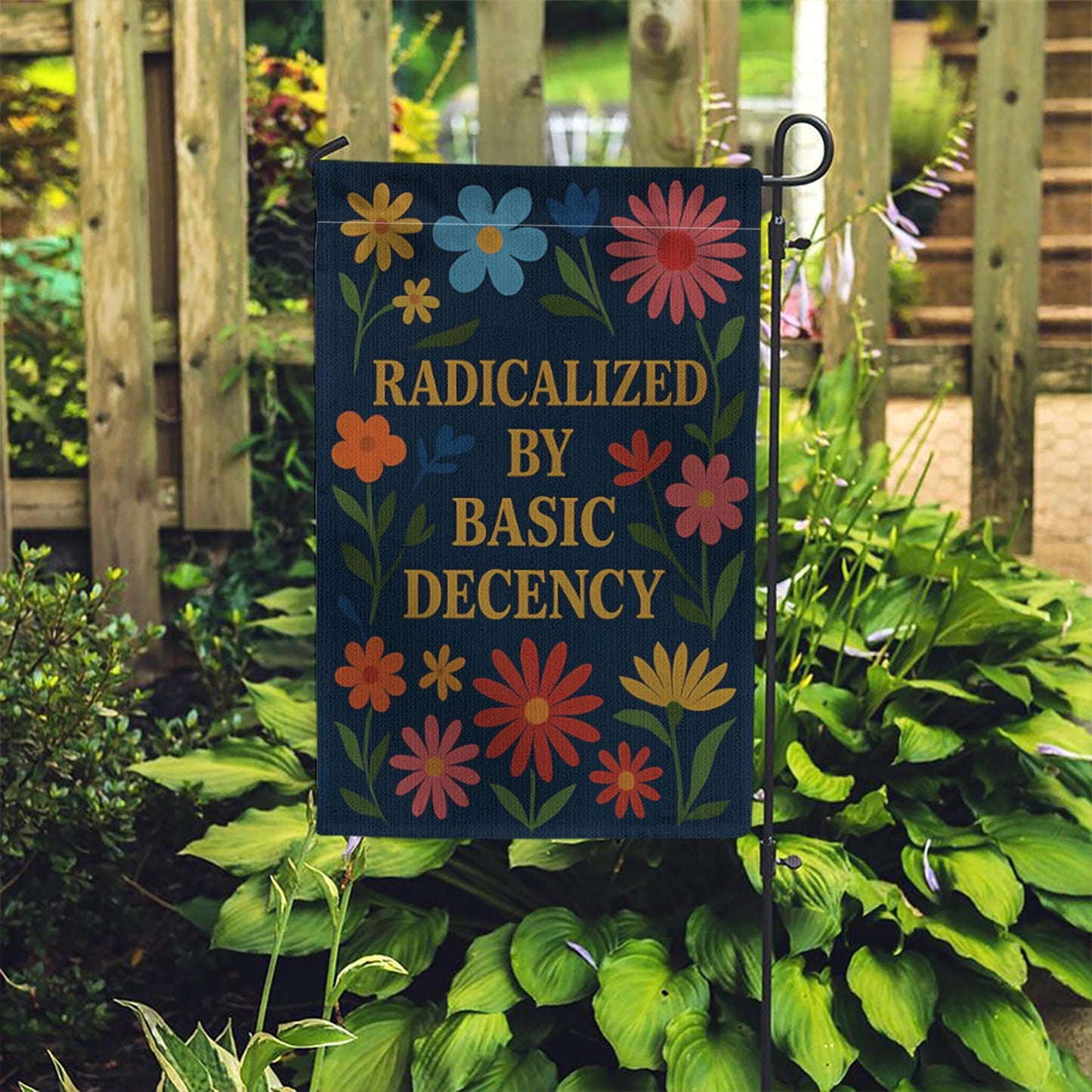 Floral Garden Flag: Progressive Outdoor Decor 2