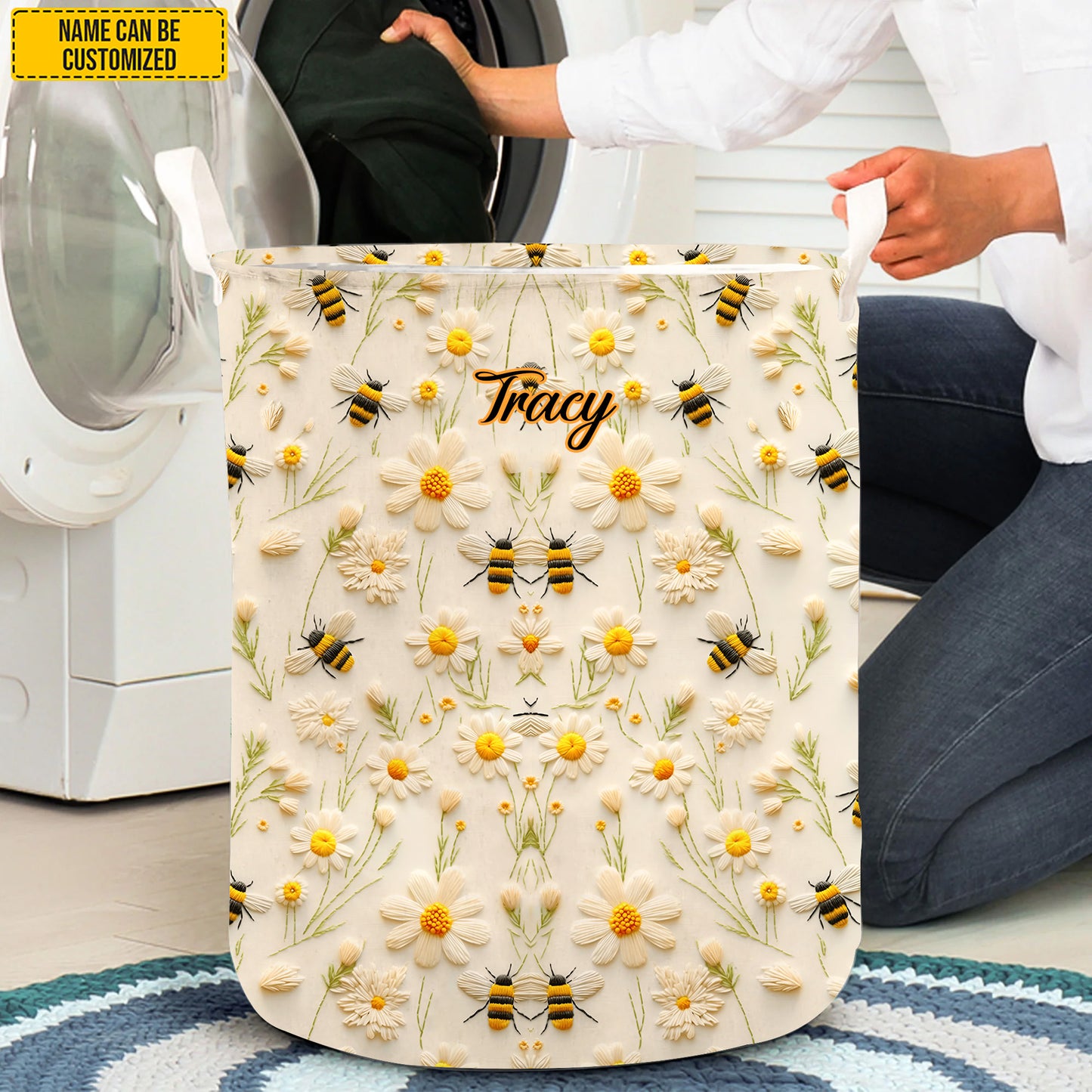 Bee & Daisy  – Personalized Bee Laundry Hamper
