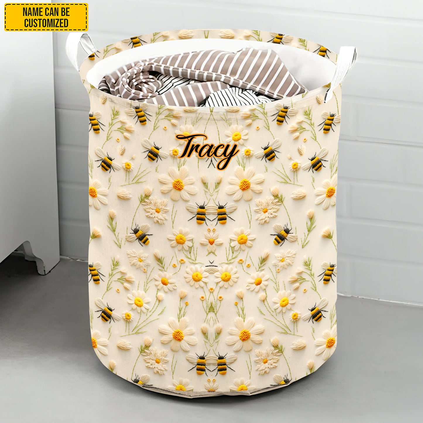 Bee & Daisy  – Personalized Bee Laundry Hamper